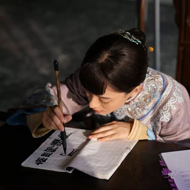 如何关注明星微博，轻松获取一手动态